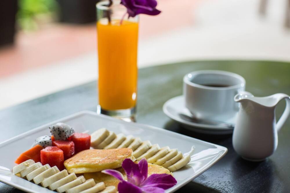 Grange Hotel Siem Reap Buitenkant foto